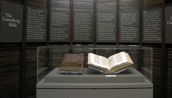 Библия Гутенберга - настоящий раритет